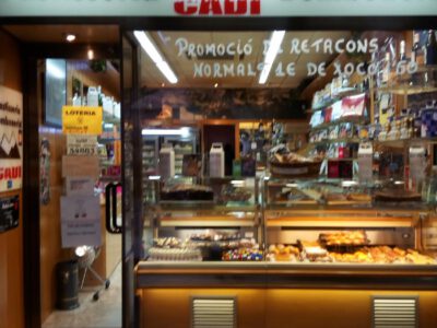 Cake store: PASTISSERIA CADÍ