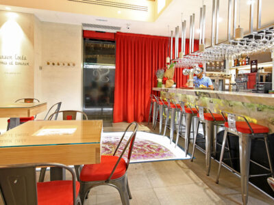 Cafeteria and tapas bar: SURSUM CORDA