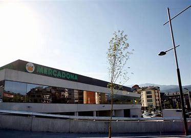 Supermarket: MERCADONA and Bonpreu Esclat