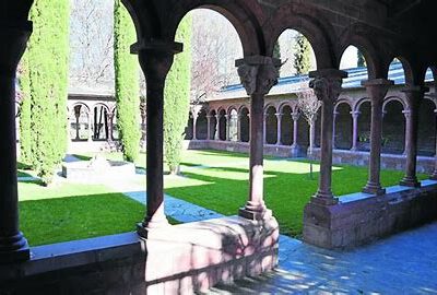 New cloister: CLAUSTRE DEL RACIONERO